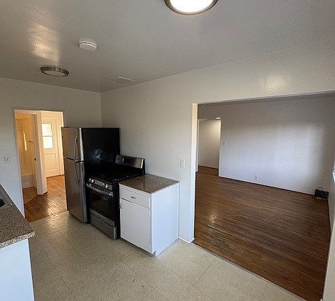 2nd image of 210 W Los Olivos St