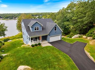 100 Susan Ln, Mystic, CT 06355