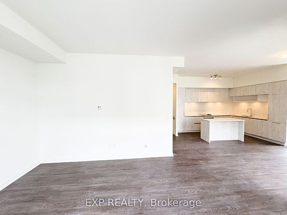 4th image of 2 Steckley House Ln #Townhouse 903