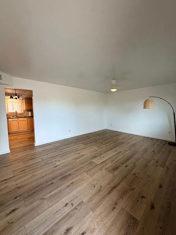2 bed, 1.0 bath, 1040 sqft, $1,900 — Photo 4