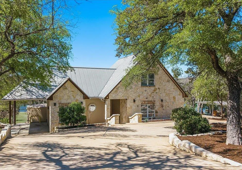 25207 Lake View Dr