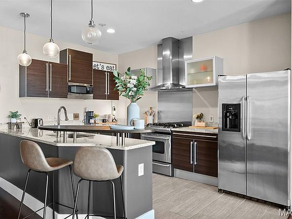 4th image of 4100 Forest Park Ave #517