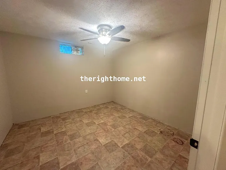 6424 N 68th St — Photo 19
