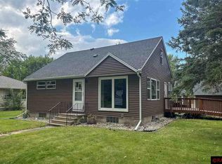 330 Pleasant St E, Amboy, MN 56010
