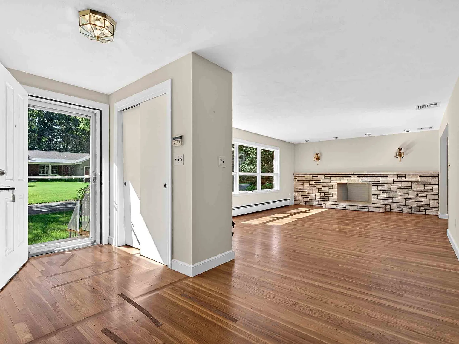 4 bed, 2795 sqft, $6,000 — Photo 3