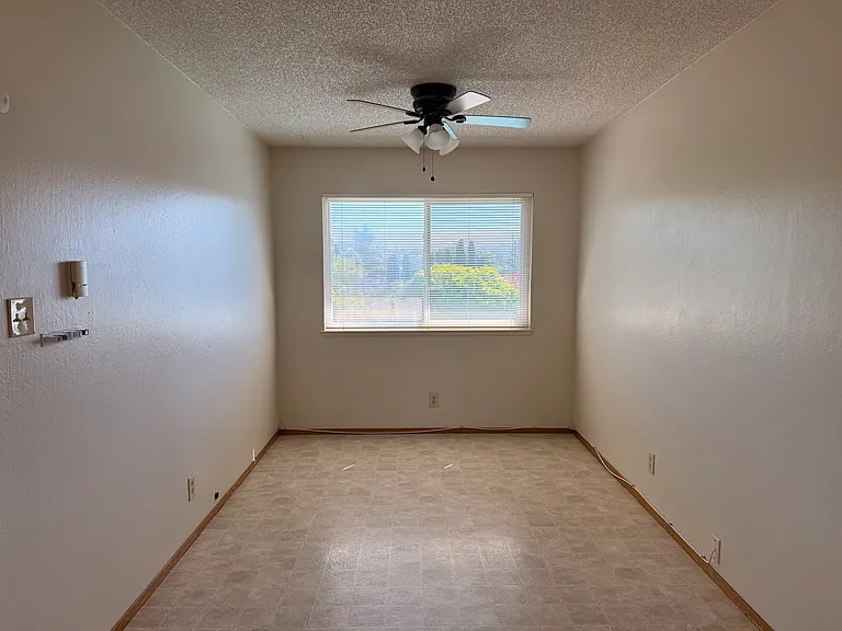 150 Yorkshire Ct #C — Photo 5