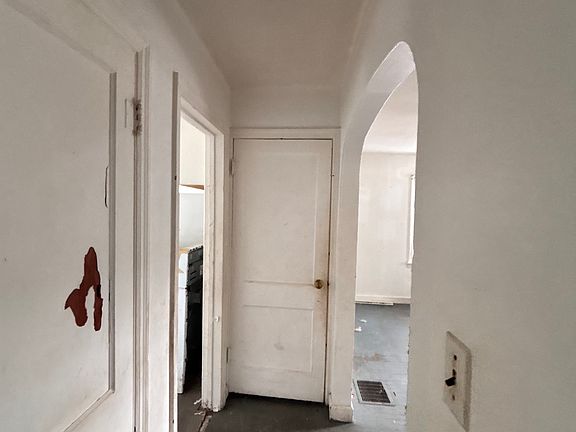 2nd image of 244 W Garfield Ave