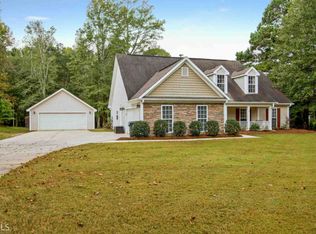 28 Woodcrest Dr, Sharpsburg, GA 30277
