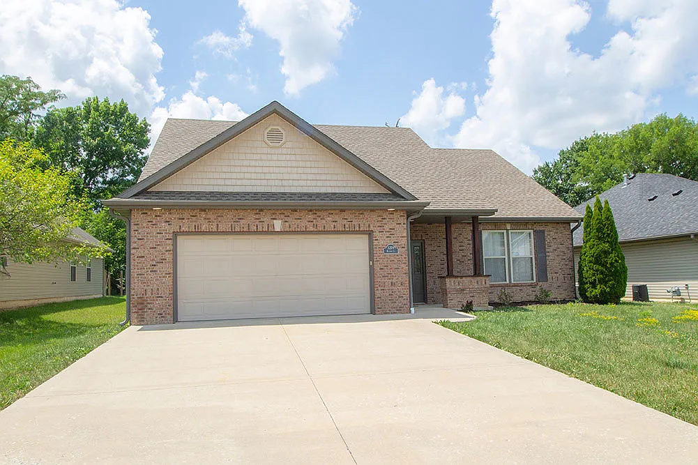 Lovely South Side 3 Bed Home — Photo 1