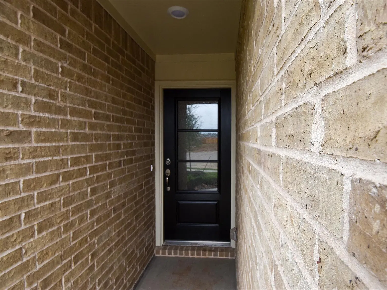 3 bed, 2.0 bath, 1773 sqft, $2,245 — Photo 3