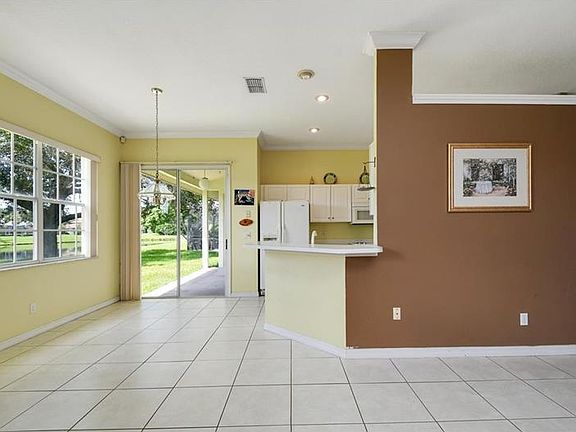 5th image of 3808 Manteo Cir