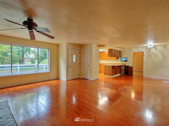 2nd image of 506 Kennebeck Ave N