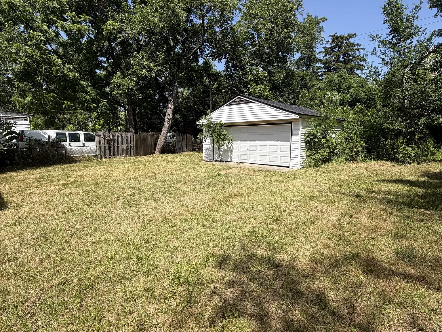 3337 East 130th Street - 1 — Photo 3