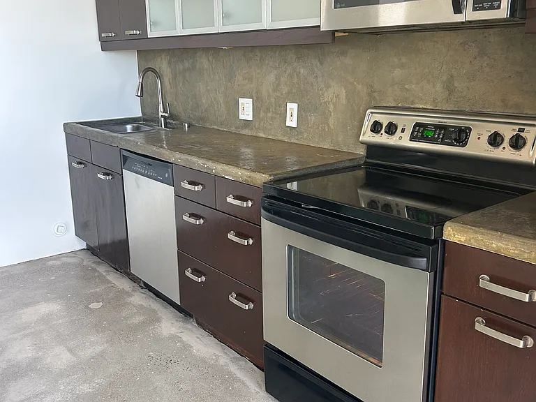 2404 Wilshire Blvd #10B — Photo 3