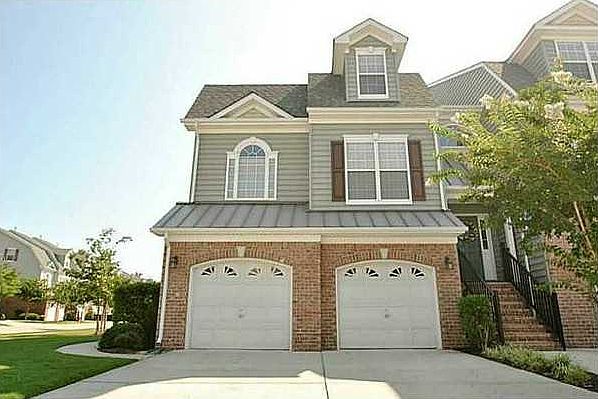 1st image of 900 Buckhurst Ln