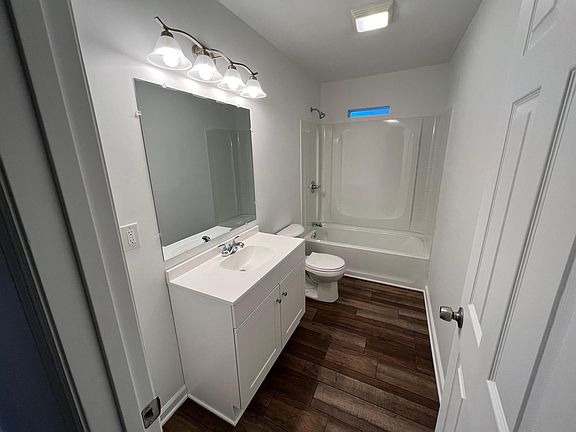 5th image of 219 Eastmoreland St