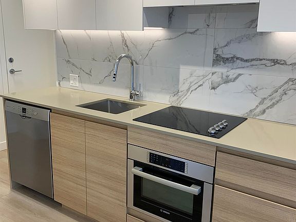 4th image of 10626 City Pkwy #1707