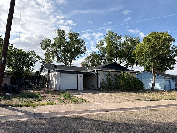 3rd image of 36 Loch Lomond Ln