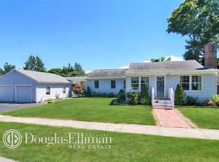1020 New Suffolk Ave, Mattituck, NY 11952