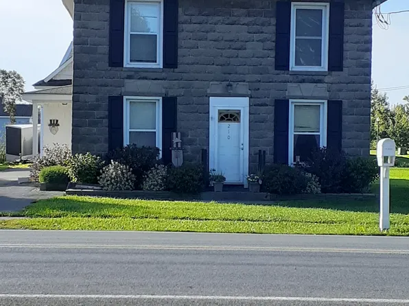 210 Dodge Ave, Sackets Harbor, NY 13685