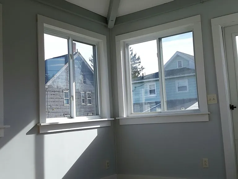 457 Wilson St — Photo 9