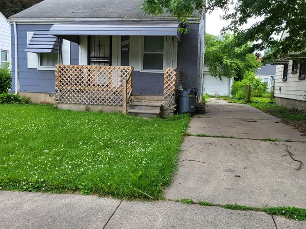 19155 Kingsville St, Harper Woods, MI 48225