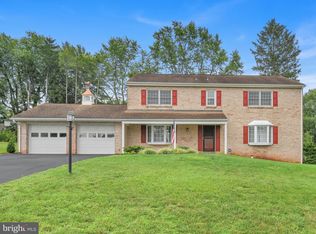 106 Shelbourne Dr, York, PA 17403