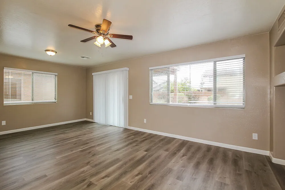 3 bed, 3.0 bath, 1804 sqft, $2,425 — Photo 4