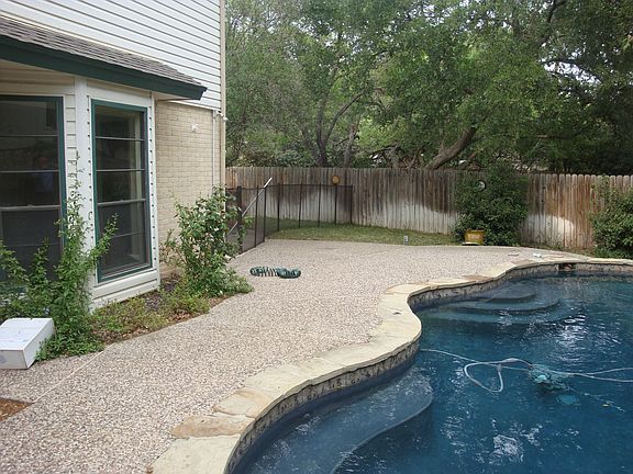 4th image of 3014 Meadow Cir