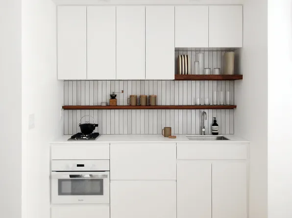 225 Central Park West image 1 of 19