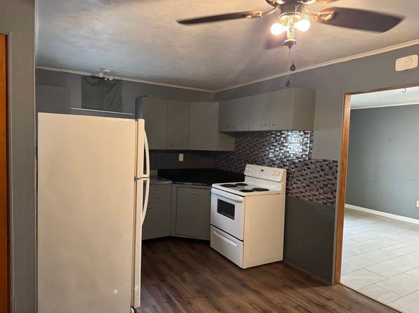 Park St Apartments | 201 W Park St, Minier, IL