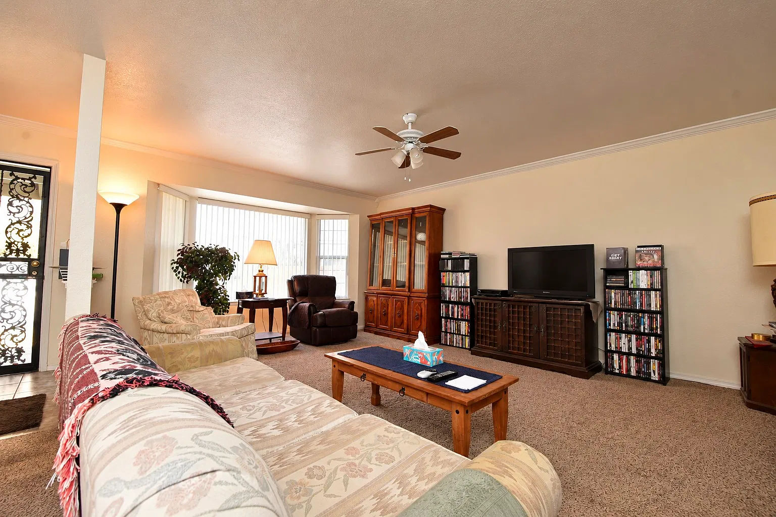 3 bed, 1298 sqft, $2,600 — Photo 3