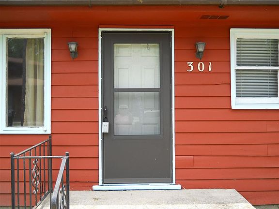 2nd image of 301 N Reserve St
