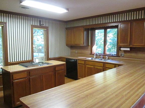 5th image of 2405 Creekridge Dr