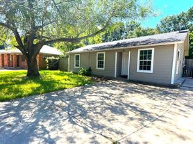 11435 Raincove Dr