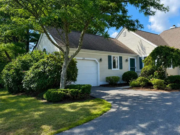 125 Leisure Green Drive N, Mashpee, MA 02649