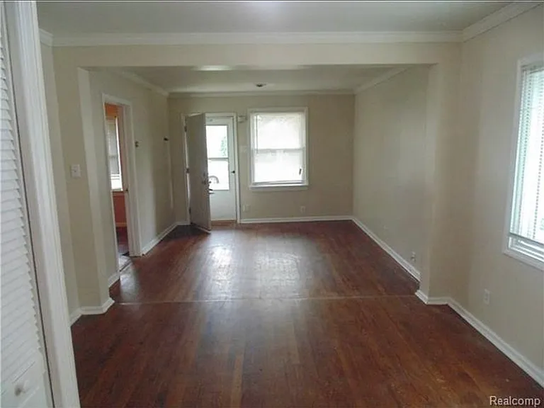 26521 Hampden St — Photo 3