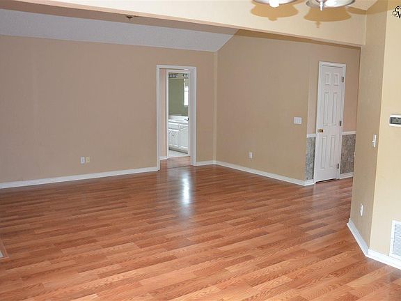 4th image of 5317 Northview Dr