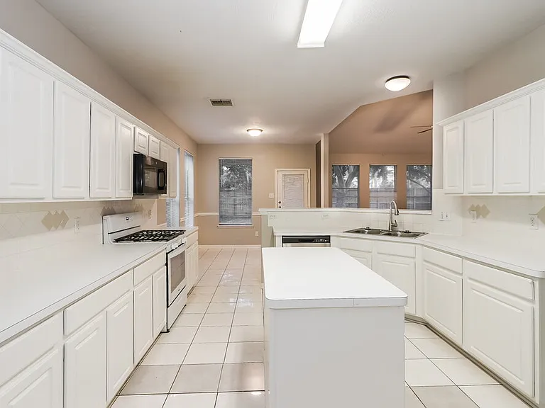 8919 Green Ray Dr — Photo 9