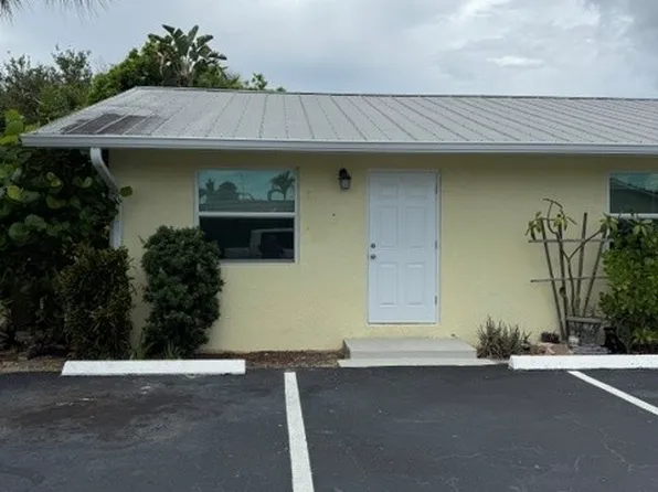 8437 SE Church St, Hobe Sound, FL 33455