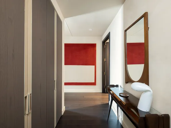 125 Greenwich Street 52D image 2 of 13