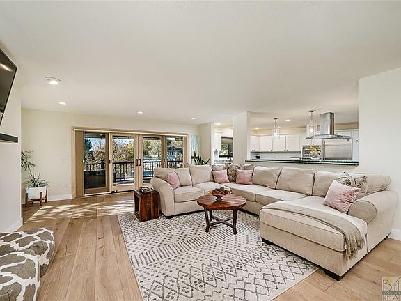 4th image of 2975 Palm Dr