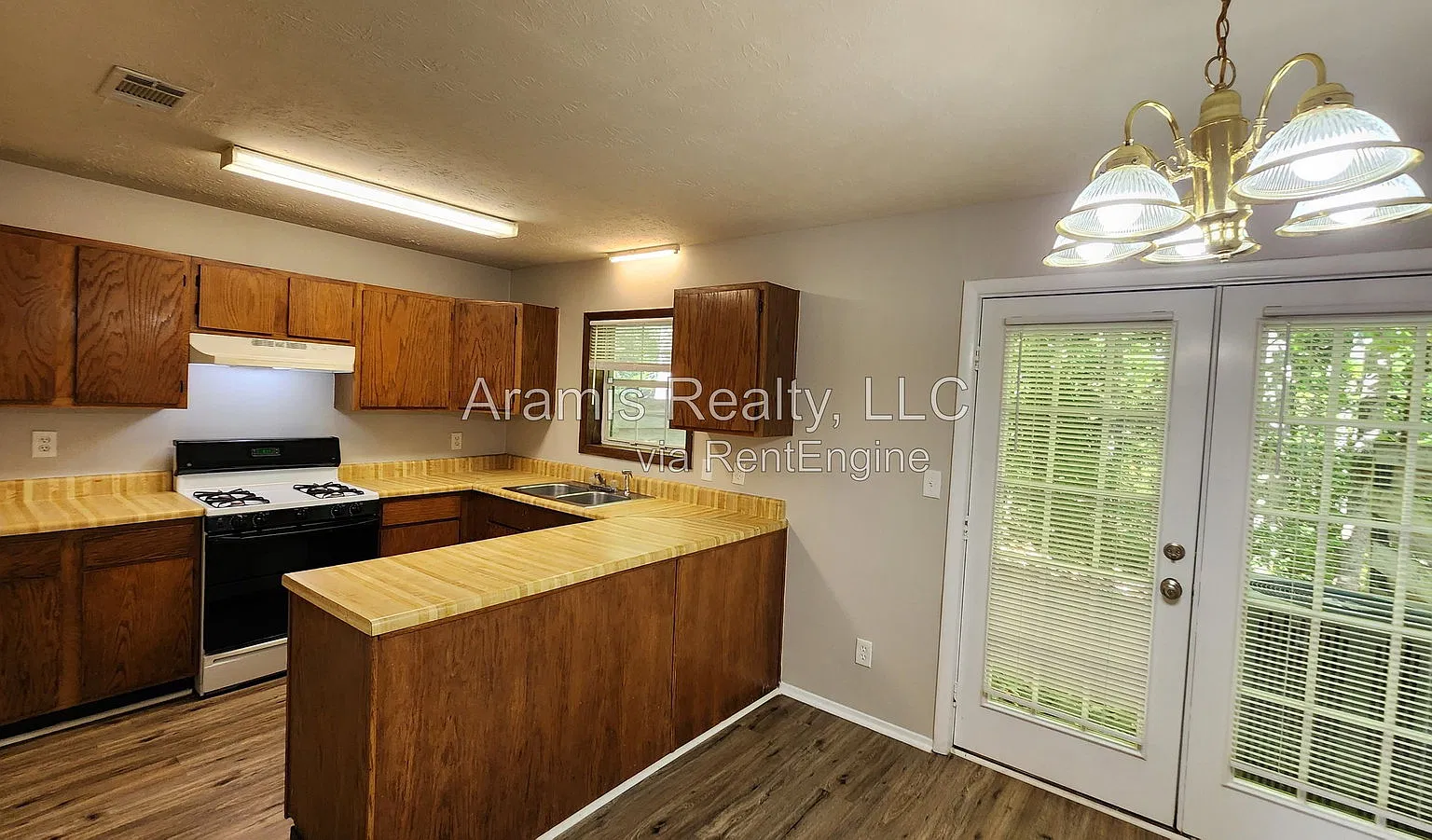 2 bed, 2.5 bath, 1280 sqft, $1,350 — Photo 3