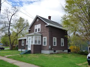 8 Park St, Erving, MA 01344