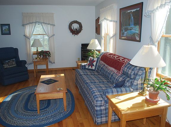 3rd image of 84 Connelly Dr