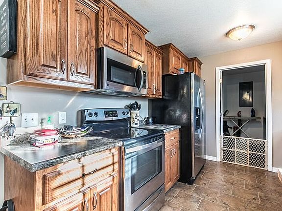 3rd image of 359 Sunny Valley Ln