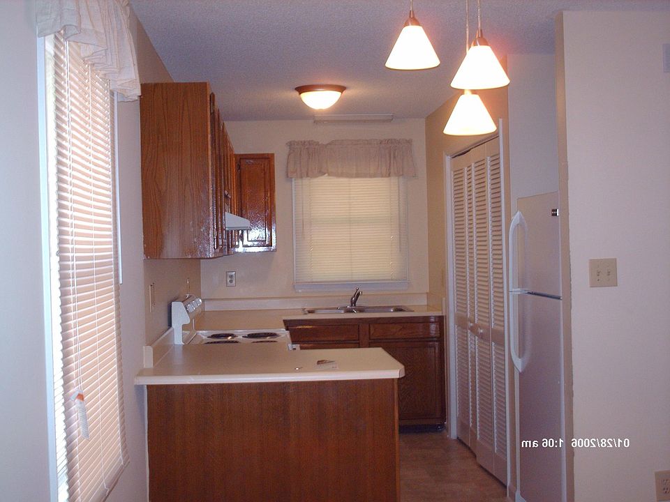 2nd image of 207 E Lynch St #A