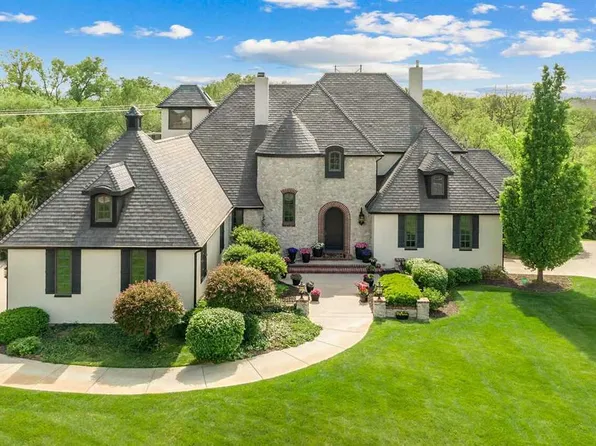 1805 N Red Brush St, Wichita, KS 67206