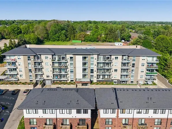 16 Markle Cres #414, Hamilton, ON L9G 0H4