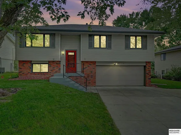 6139 NW 12th St, Lincoln, NE 68521